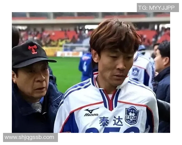 足球明星高峰参与的综艺节目引发热议与粉丝狂欢的背后故事 足球明星高峰参与的综艺节目引发热议与粉丝狂欢的背后故事