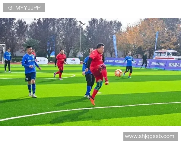 西安足球队在邀请赛中的灵活性表现分析与战术探讨 西安足球队在邀请赛中的灵活性表现分析与战术探讨